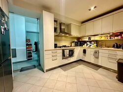 Leonie Towers (D9), Apartment #527078911